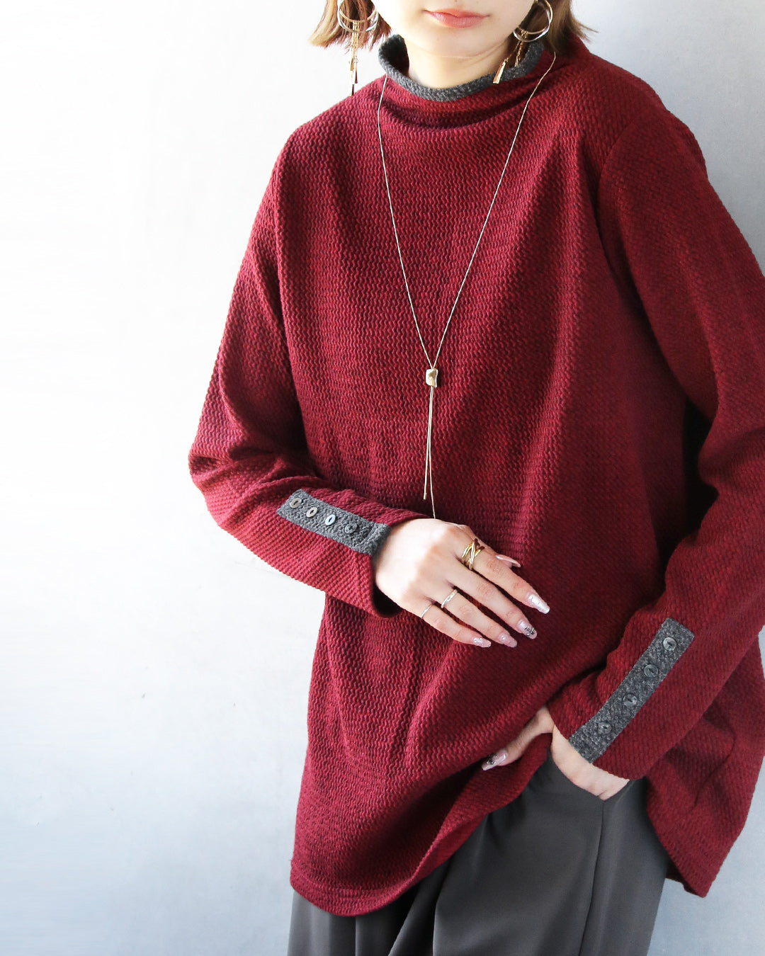 オトナ OTONA バイカラーで大人の抜け感 杢調ニットライクトップス （レッド） レッド
