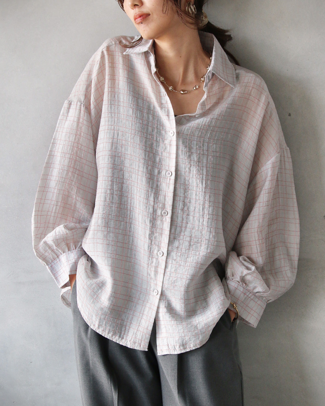 オトナ OTONA 今っぽくこなれ見え グリッドチェック柄シアーシャツ （ライトグレー） ライトグレー