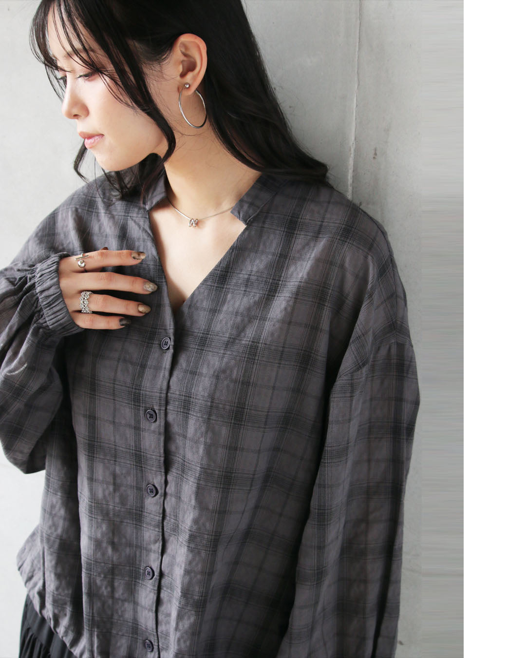 オトナ OTONA 抜け感をまとう、グレーチェックの一枚 （グレー） グレー