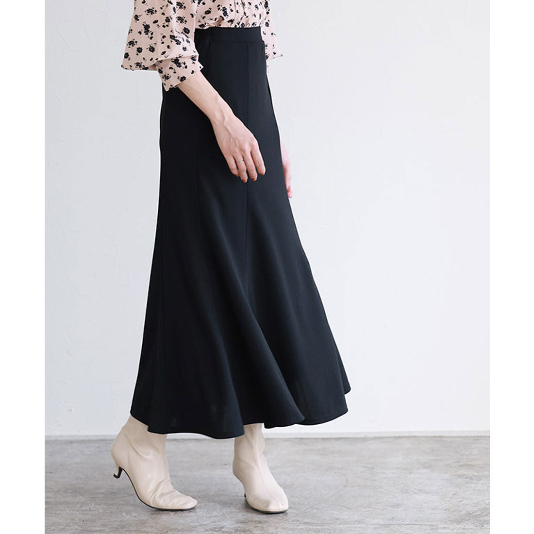 Square-Toe Mid-Length Boots