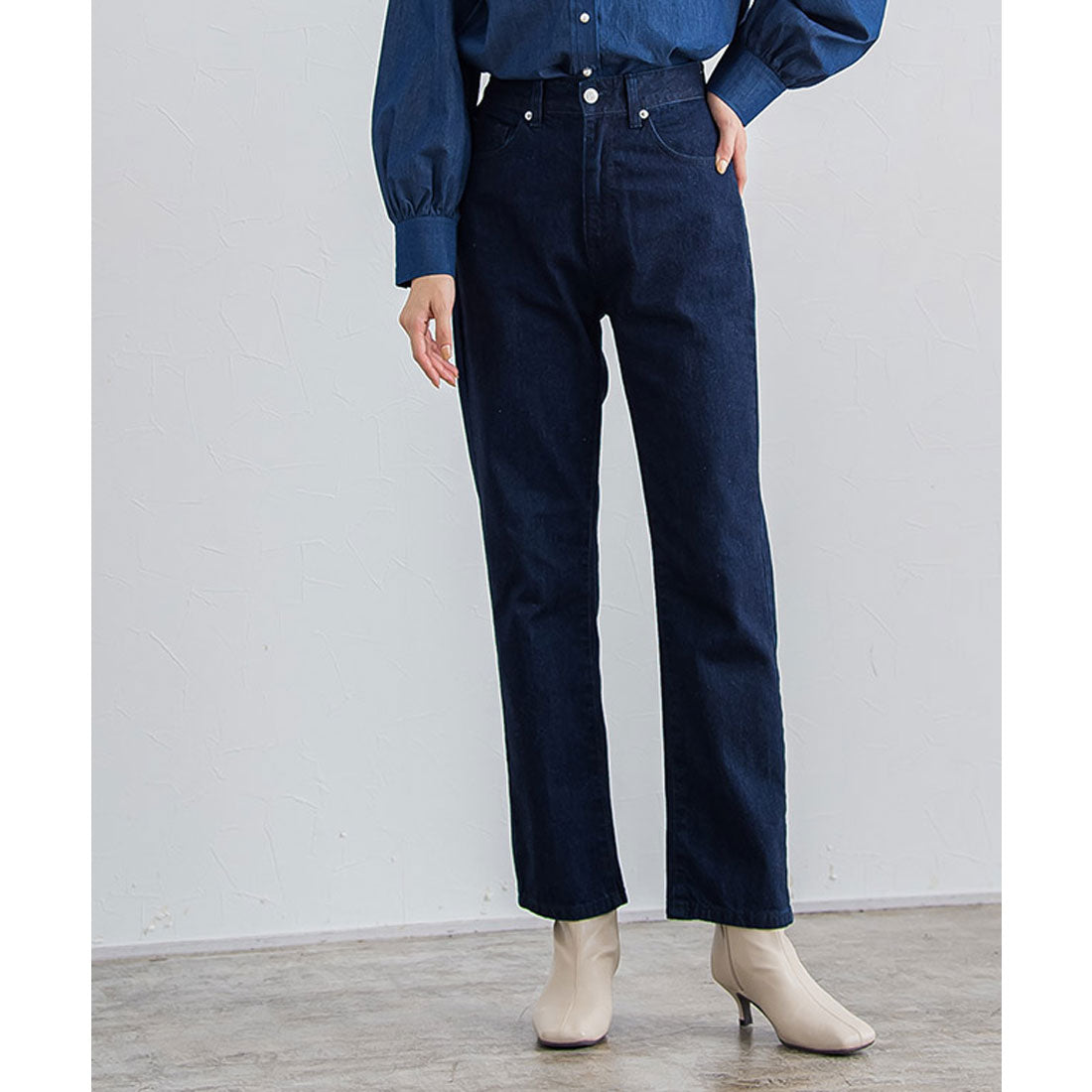 Square-Toe Mid-Length Boots