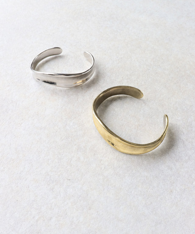 ウェーブプレートバングル （ゴールド） ゴールド