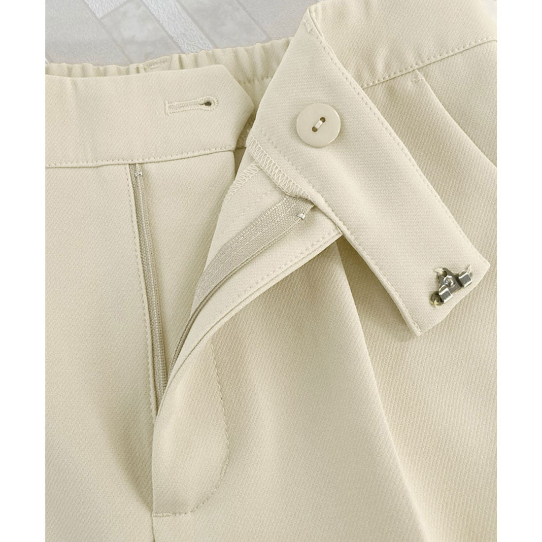 マーベラス バイ ピエロ marvelous by Pierrot センタープレスボックスパンツ （ホワイト） ホワイト