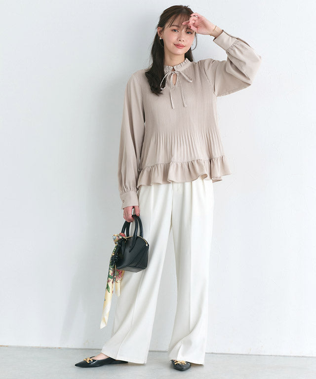 ピエロ Pierrot 消しプリーツフリルネックブラウス （グレージュ） グレージュ