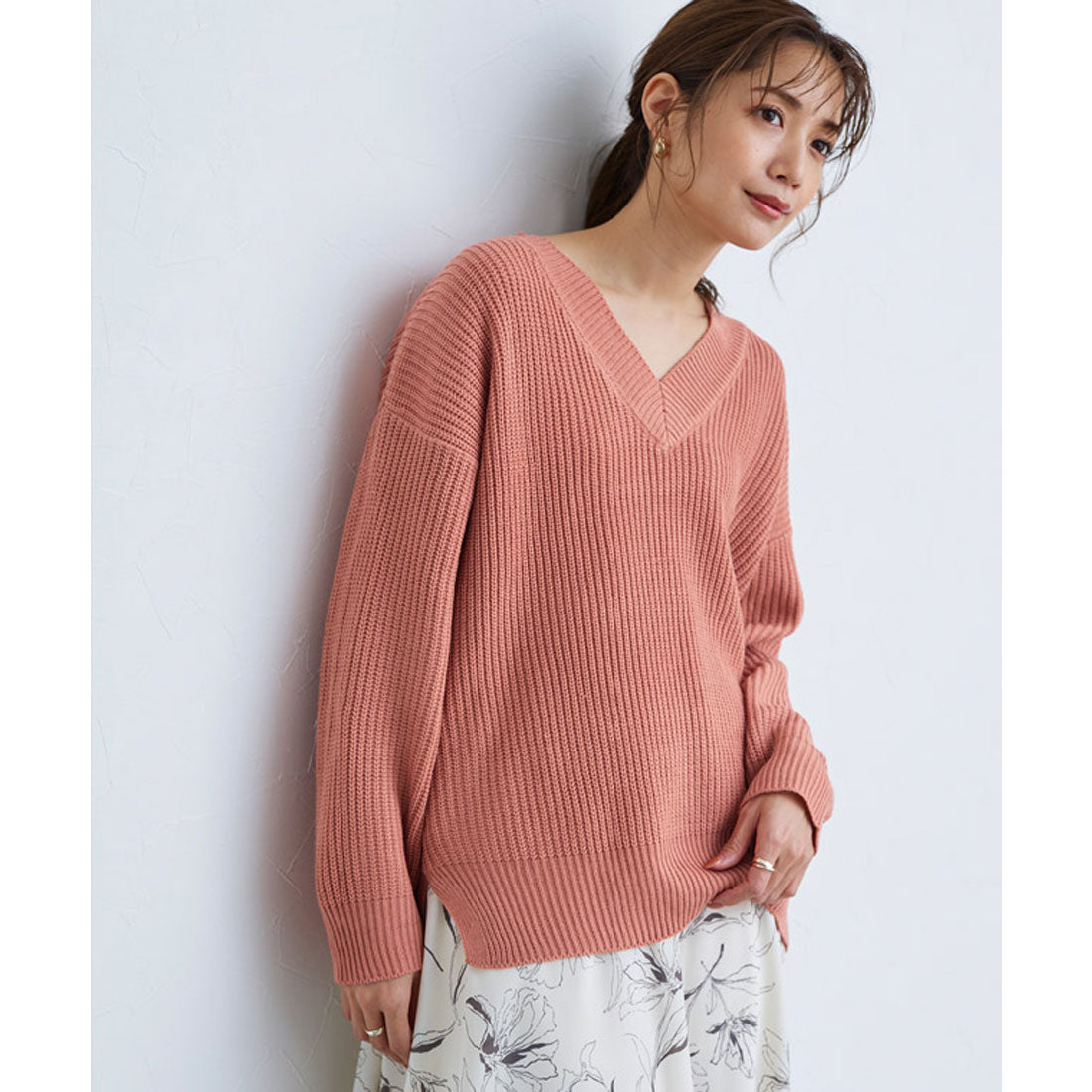 ルーズシルエットVネックニット