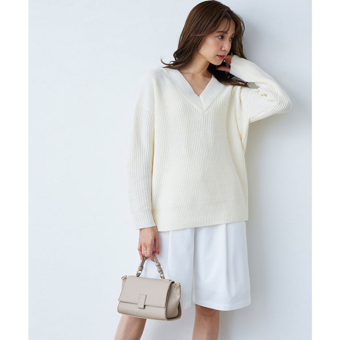 ルーズシルエットVネックニット