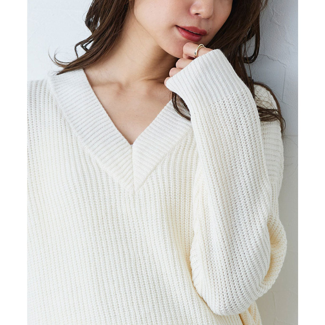 ルーズシルエットVネックニット