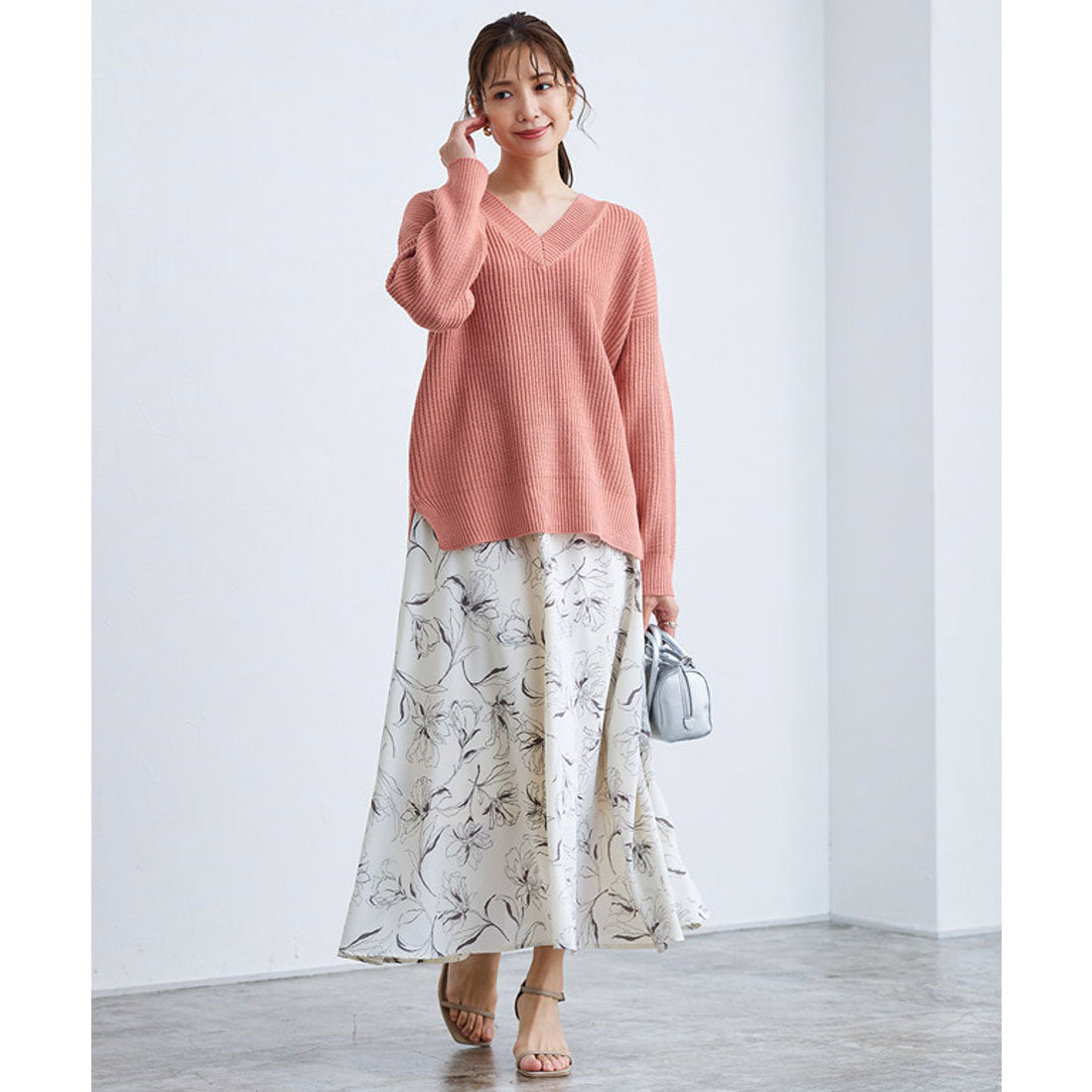 ルーズシルエットVネックニット