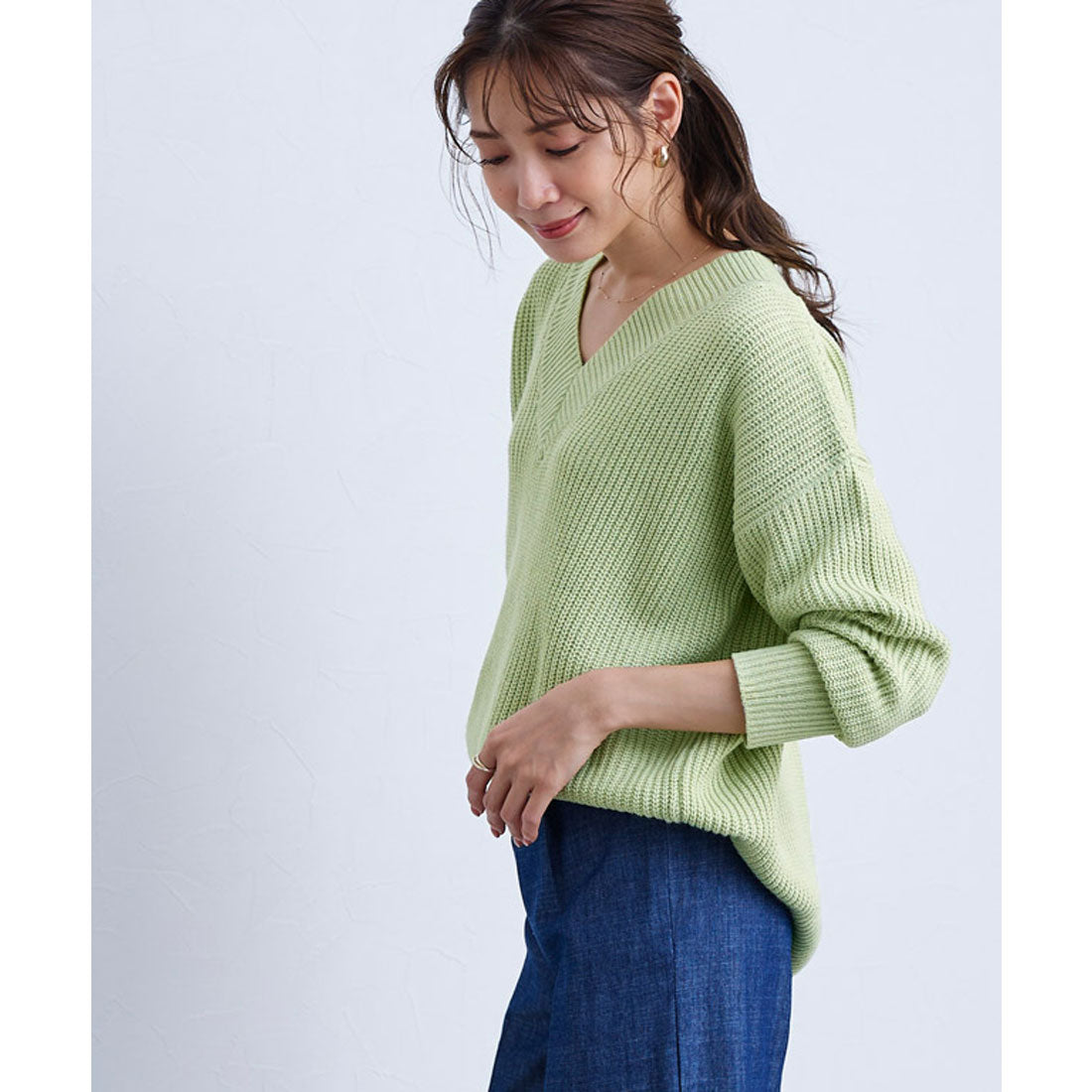 ルーズシルエットVネックニット