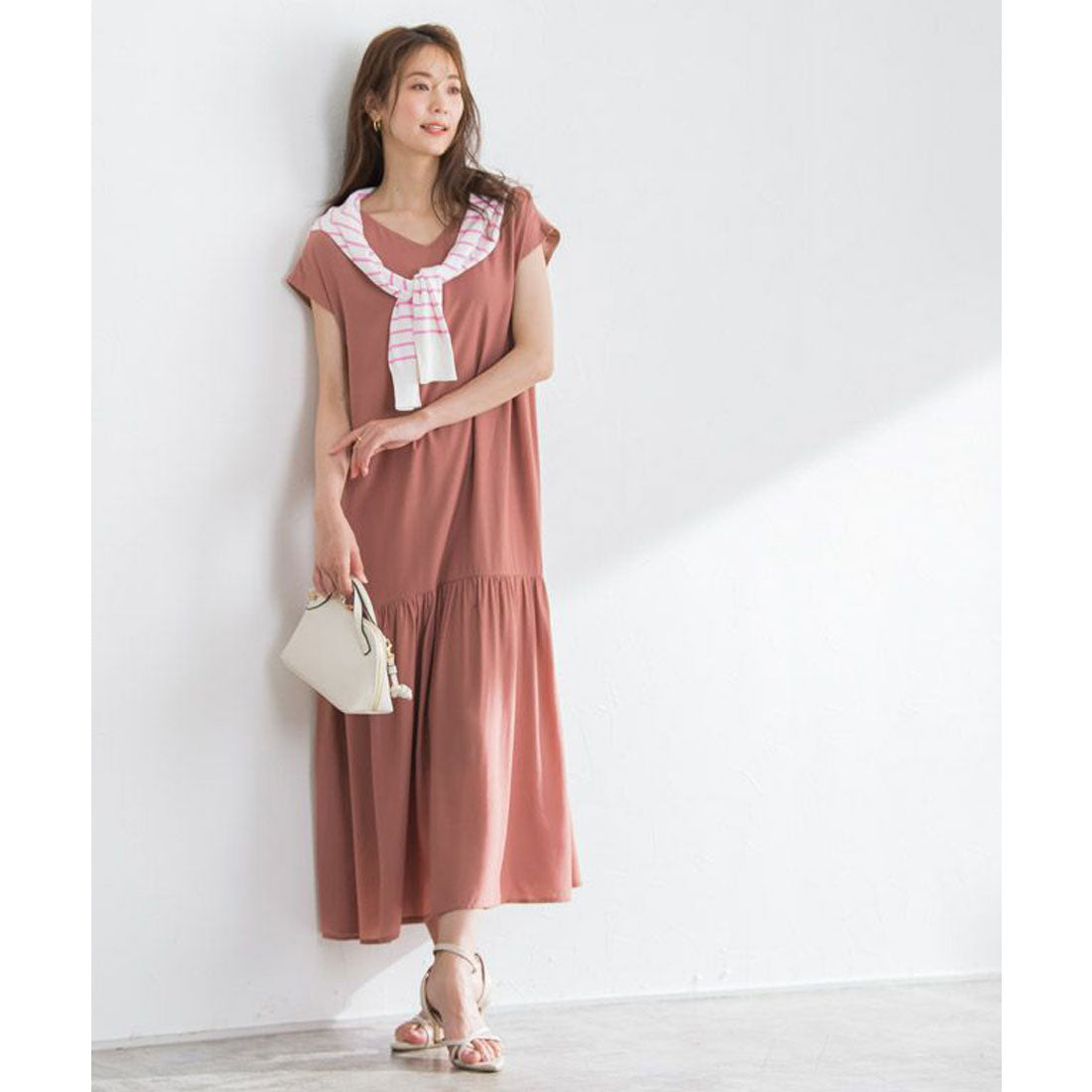 奇妙的白皮皮埃羅（Pierrot）奇妙的pierrot下擺切換法式袖子一件