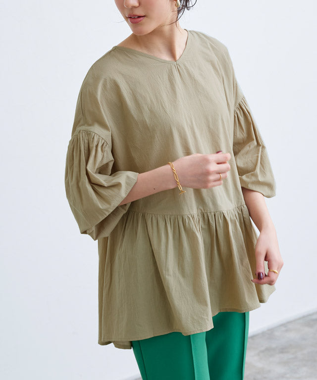 ギャザー切替ボリュームスリーブブラウス