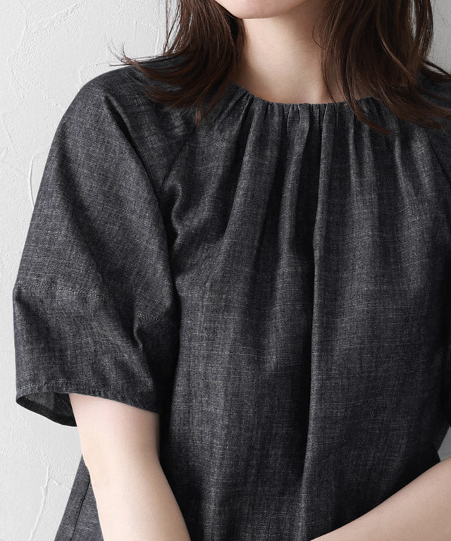 シャンブレーギャザーブラウス