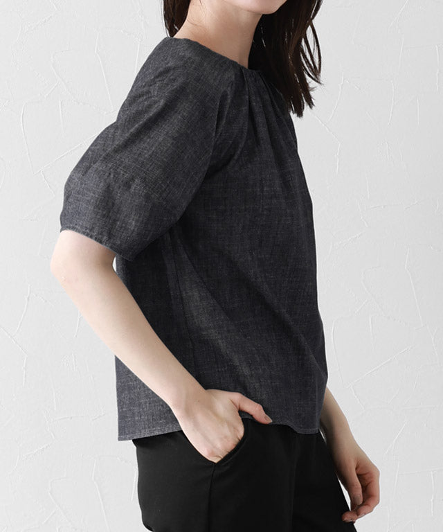 シャンブレーギャザーブラウス