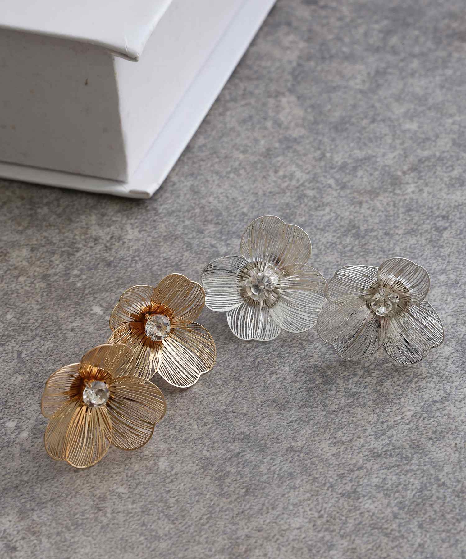 プールヴー PourVous オケージョン二次会同窓会結婚式フラワーモチーフ フォーマル ワンピース パーティードレス 20代 30代 40代 （ゴールド） ゴールド