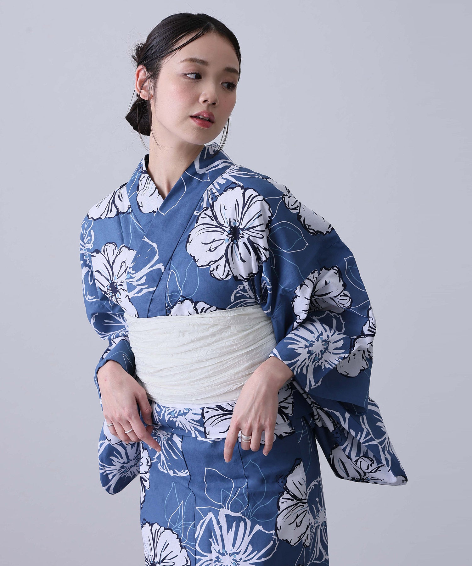 プールヴー PourVous 二部式浴衣2点セット（ゆかた・兵児帯） （モダンブルー花模様） モダンブルー花模様