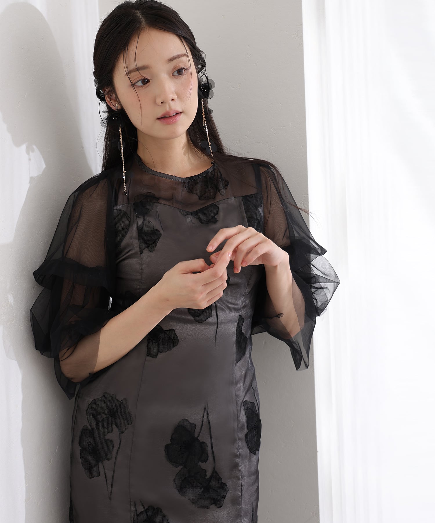 プールヴー PourVous フリルスリーブ シアー フラワー チュールパーティードレスセレモニーミモレ丈&七分袖結婚式二次会フォーマルオケージョンドレス同窓会成人式 フォーマル ワンピース パーティードレス （ブラック） ブラック