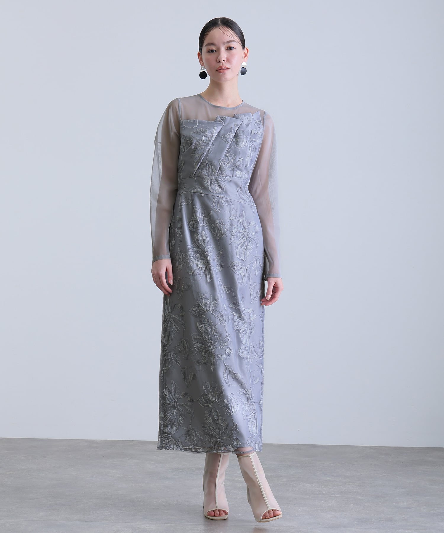 プールヴー PourVous フロントプリーツ フラワー刺繍 アシンメトリー パーティードレスお呼ばれミモレ丈&袖あり結婚式二次会フォーマルオケージョンドレス同窓会成人式 フォーマル ワンピース パーティードレス （グレー） グレー