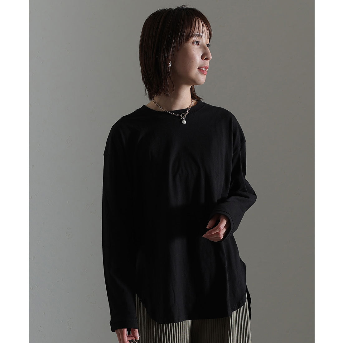 プールヴー PourVous ラウンドロングヘムロンT