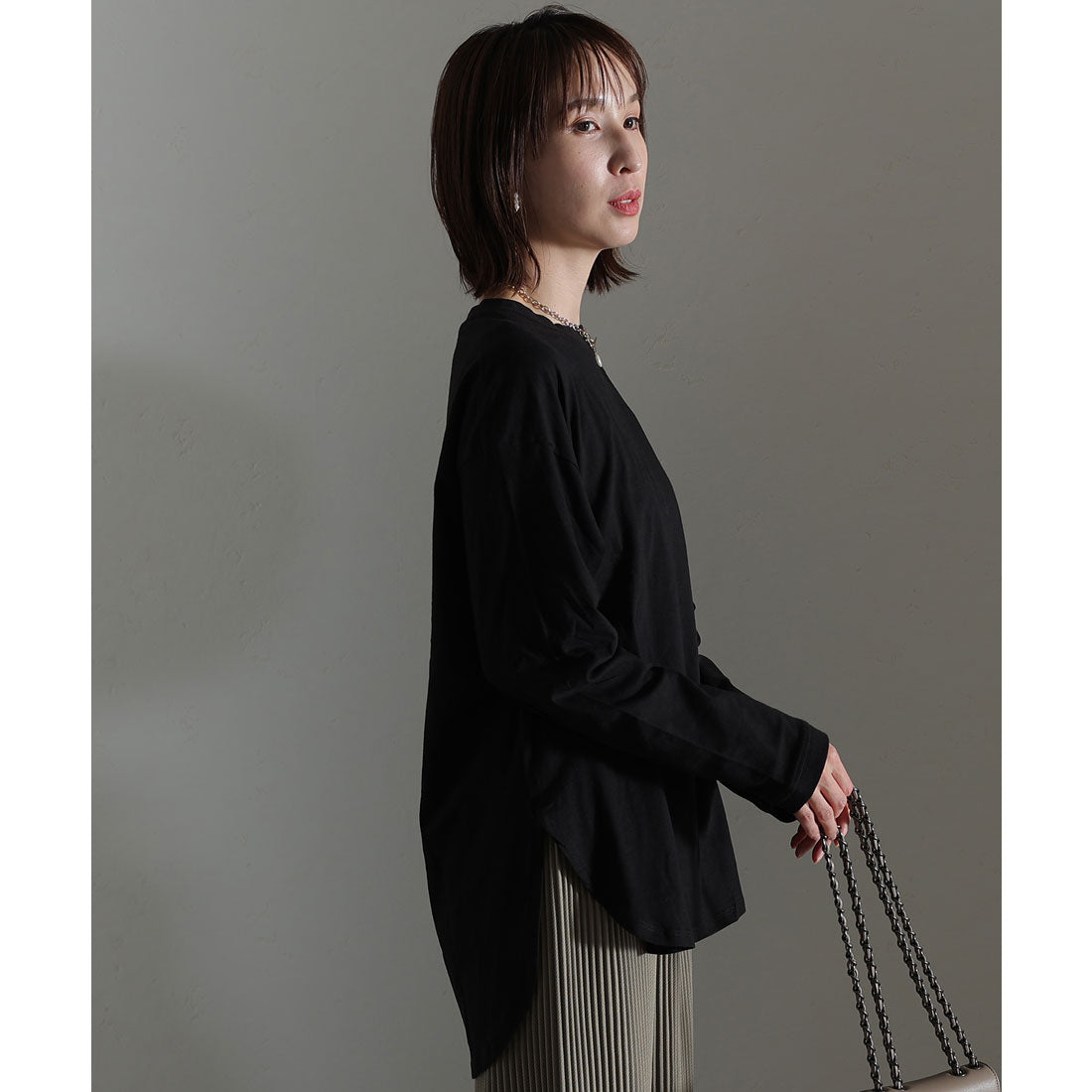 プールヴー PourVous ラウンドロングヘムロンT