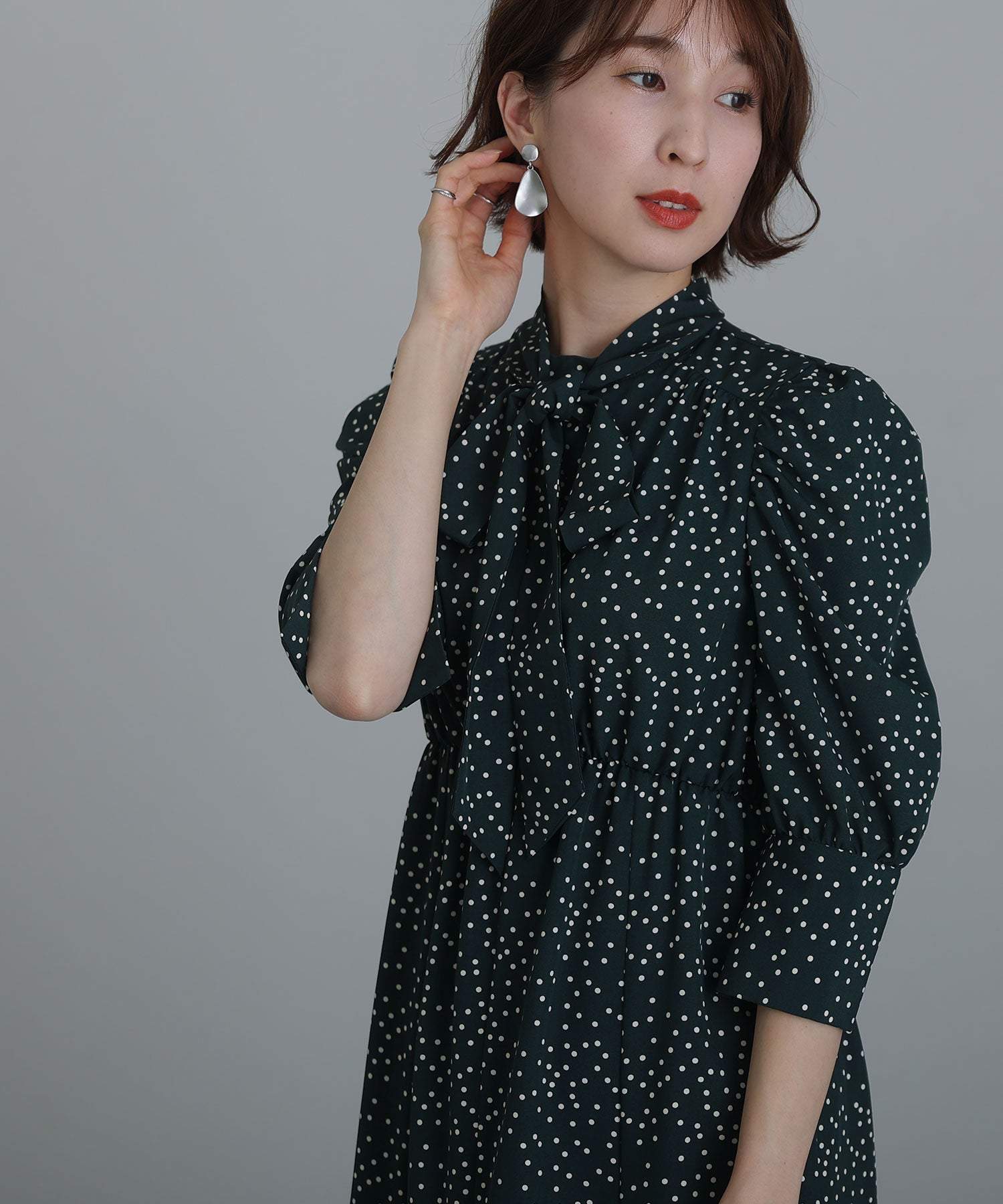 プールヴー PourVous 結婚式パーティードレスレトロ袖あり&ミモレ丈お呼ばれフォーマル ワンピース 20代 30代 40代 （グリーン） グリーン