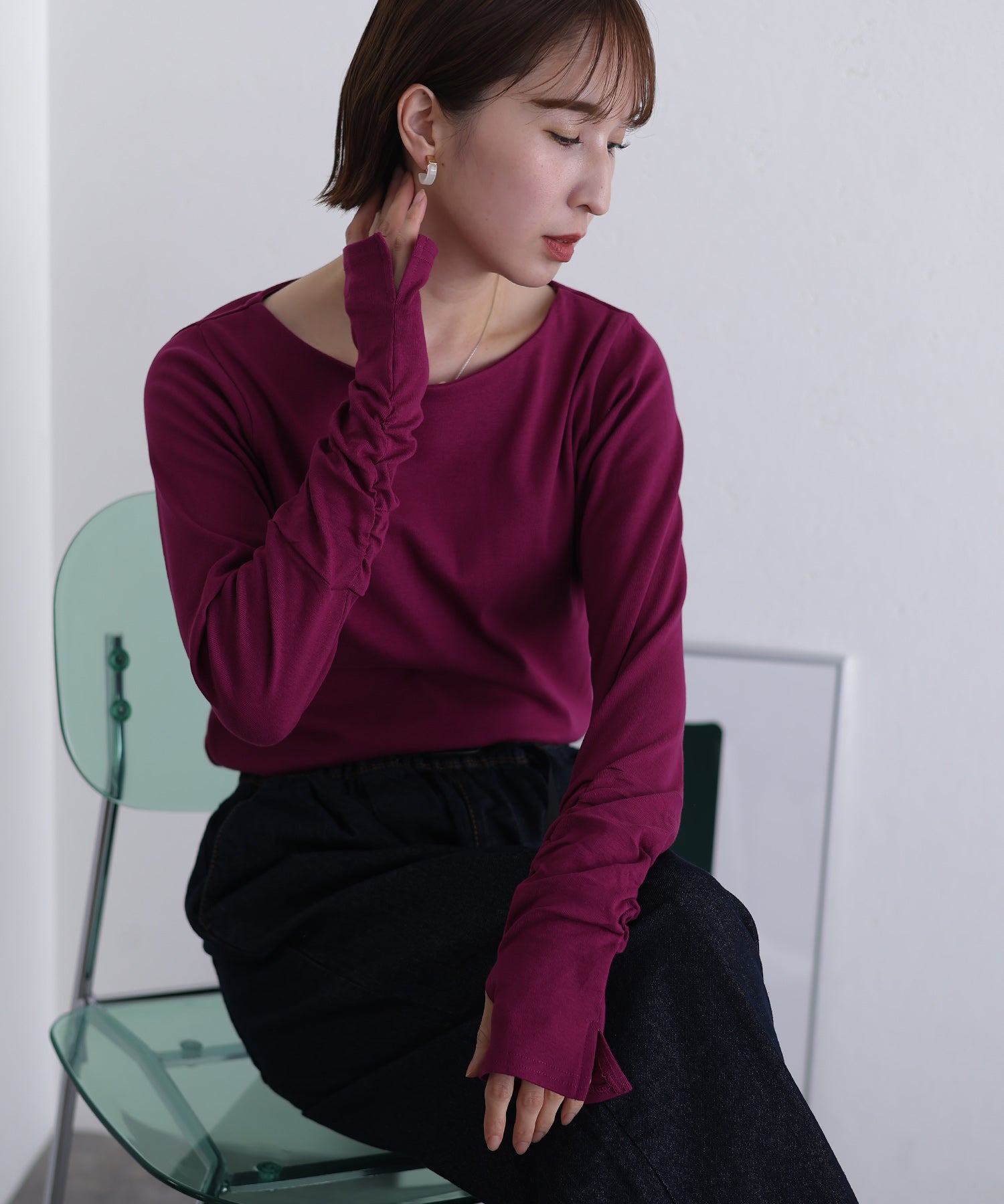 PourVous Boat Neck Fingerless T-Shirt