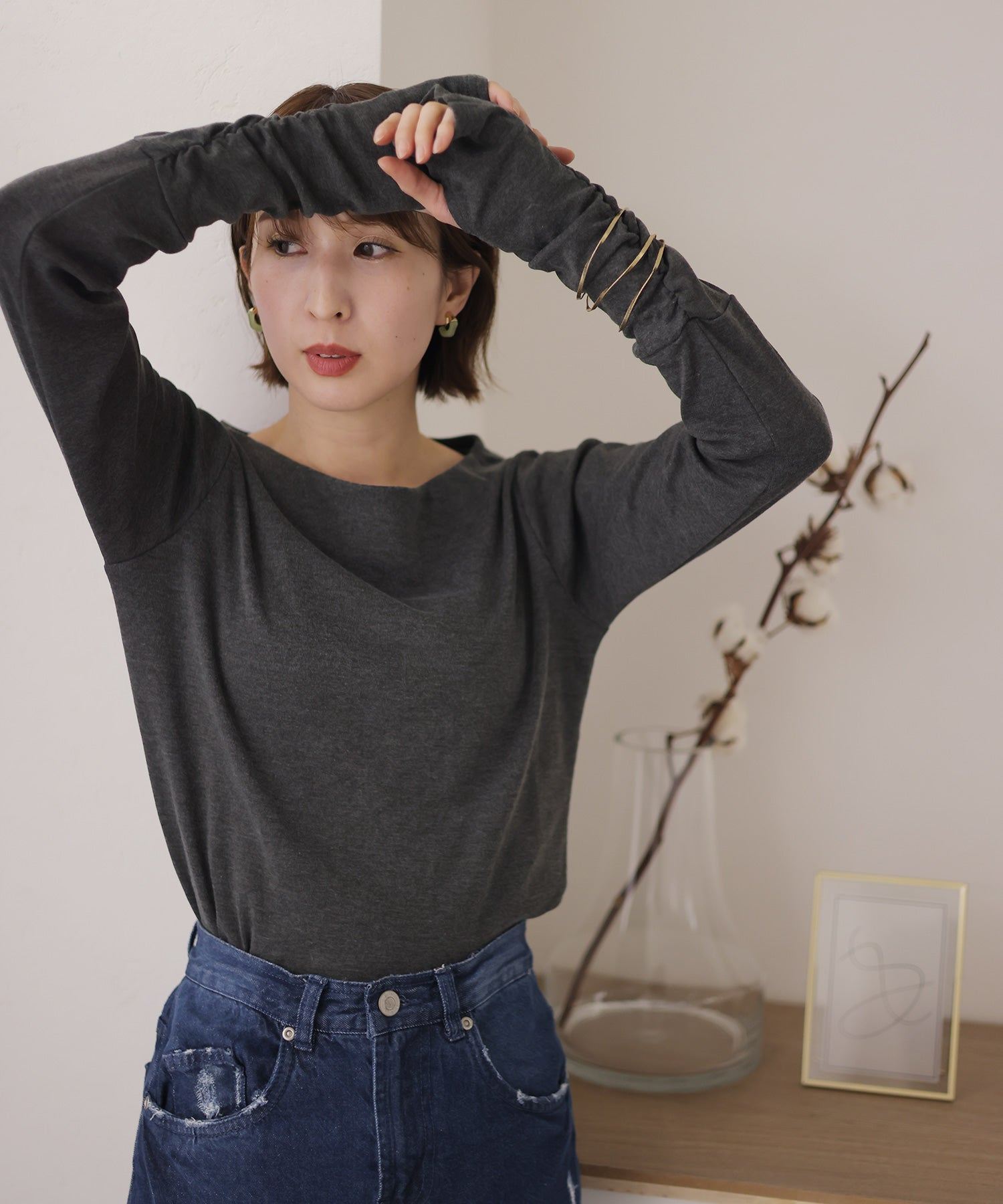 PourVous Boat Neck Fingerless T-Shirt