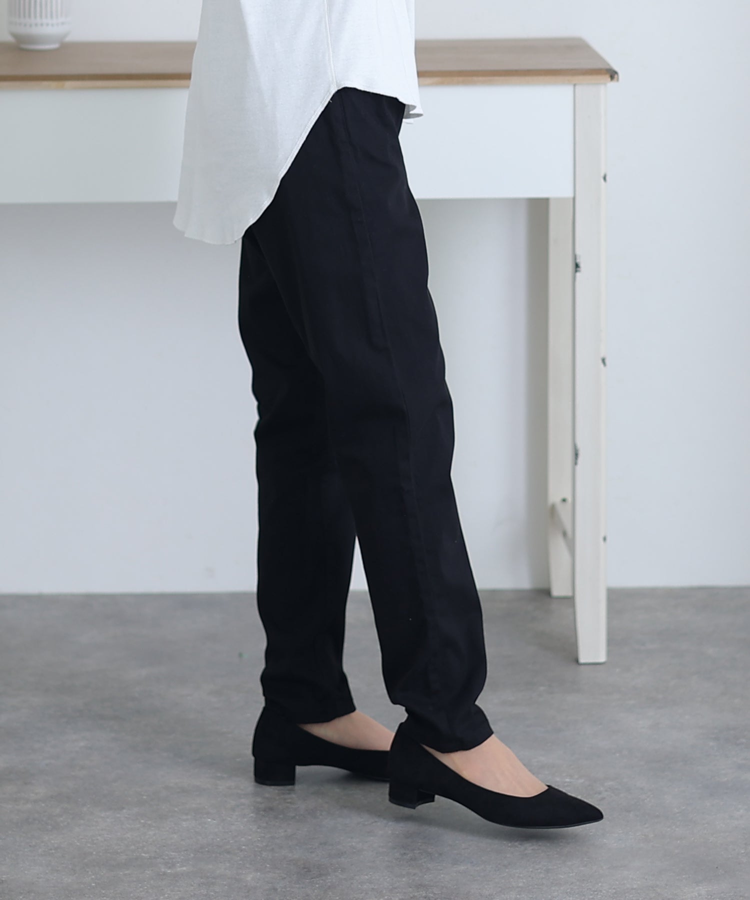 プールヴー PourVous ウエストゴムテーパードツイルパンツ