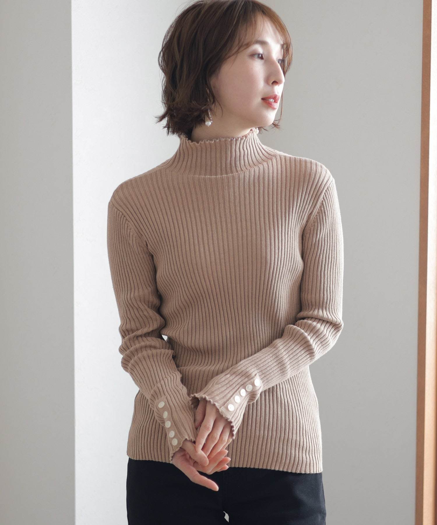 プールヴー PourVous メロウ襟タートルネックリブニット