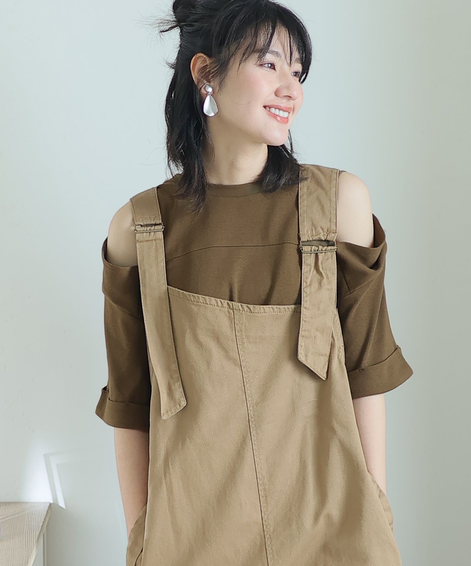 プールヴー PourVous ショルダーオープン半袖Tシャツ （カーキ） カーキ