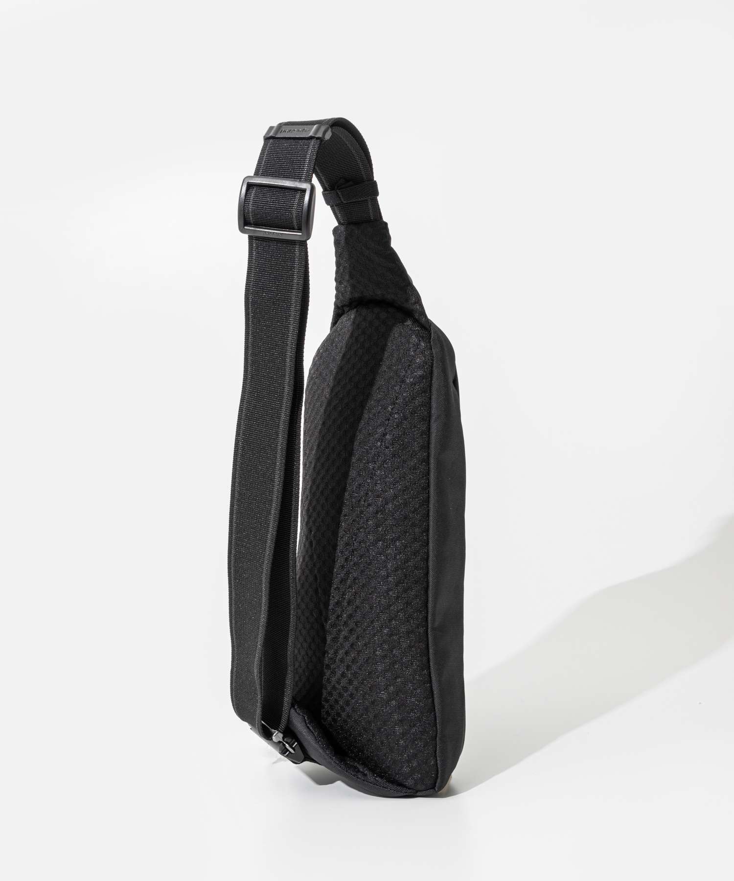 パックセーフ pacsafe 60161130 ボディバッグ Vibe 150 sling pack メンズ バック 盗難防止 クロスボディ （ブラック） ブラック