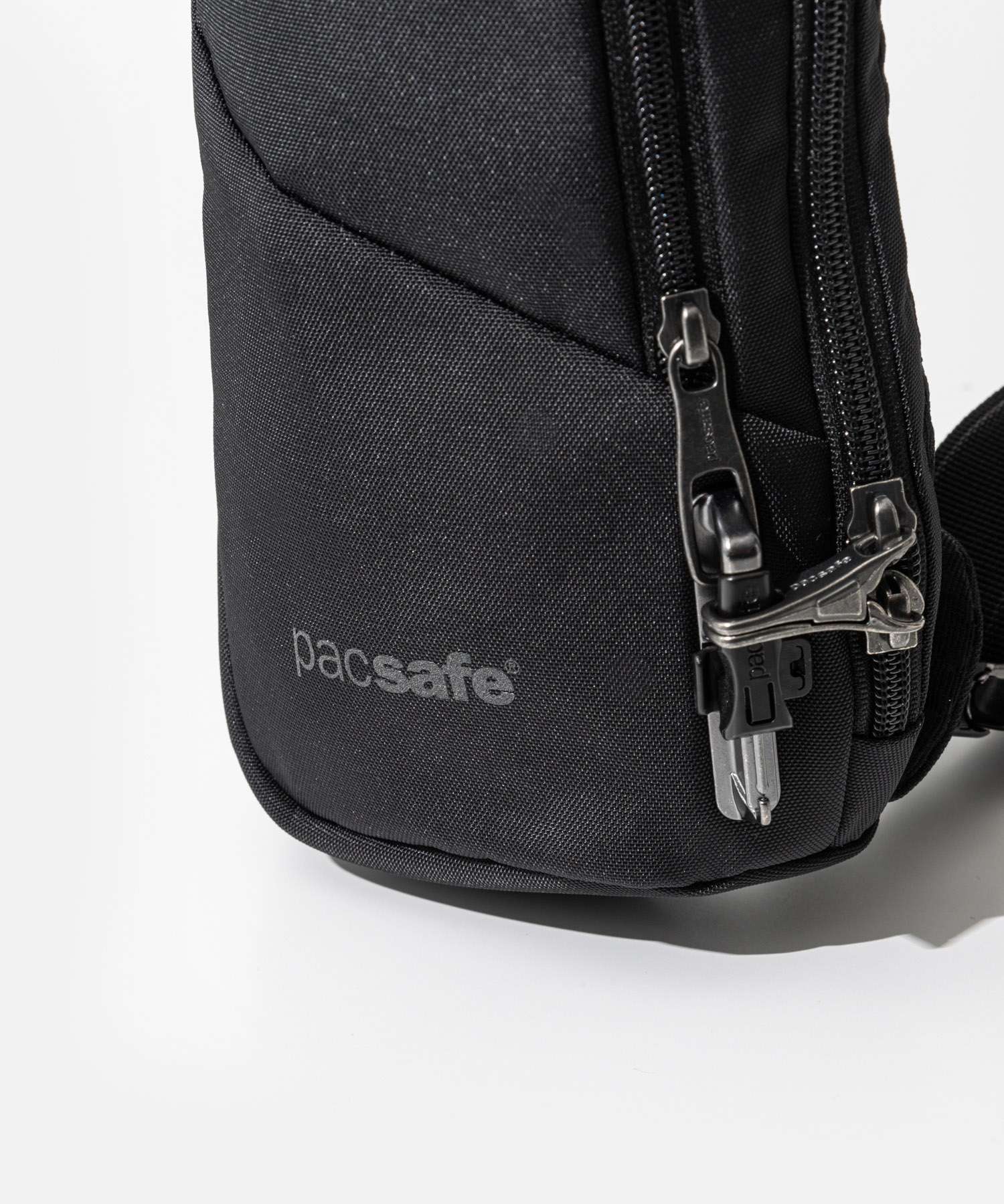パックセーフ pacsafe 60161130 ボディバッグ Vibe 150 sling pack メンズ バック 盗難防止 クロスボディ （ブラック） ブラック