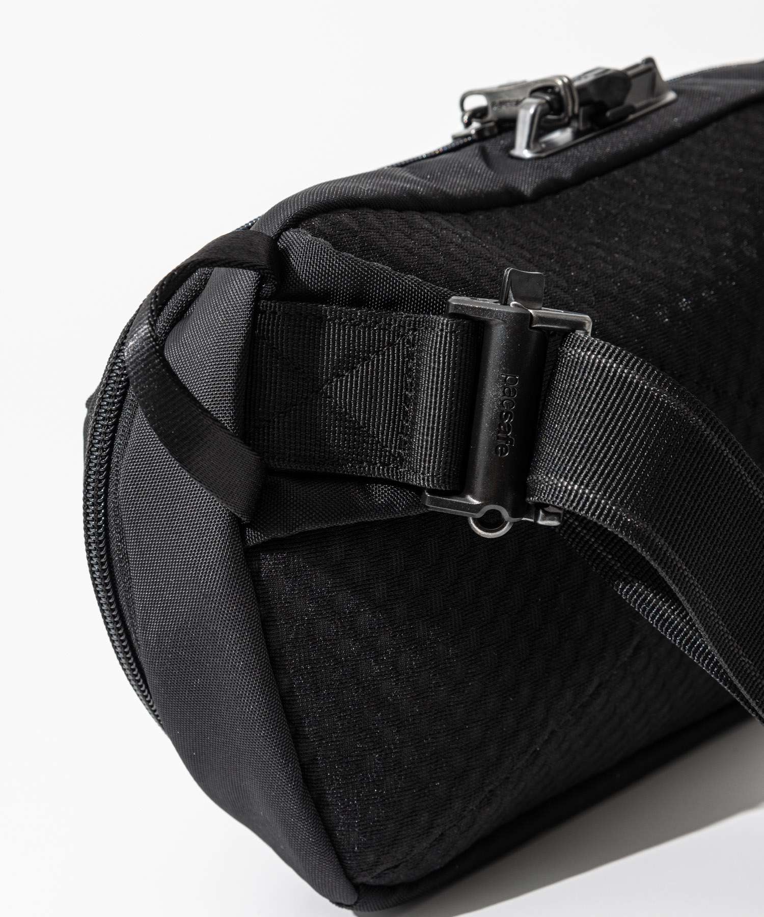 パックセーフ pacsafe 30615100 ボディバッグ X urban sling メンズ バック 盗難防止 アーバンスリング （ブラック） ブラック