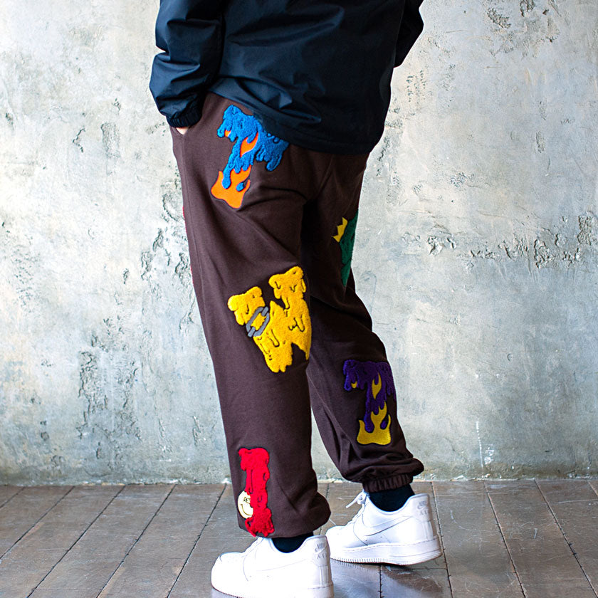 キャバリア CavariA CavariA サガラ刺繍入りロゴパンツ スウェットパンツ