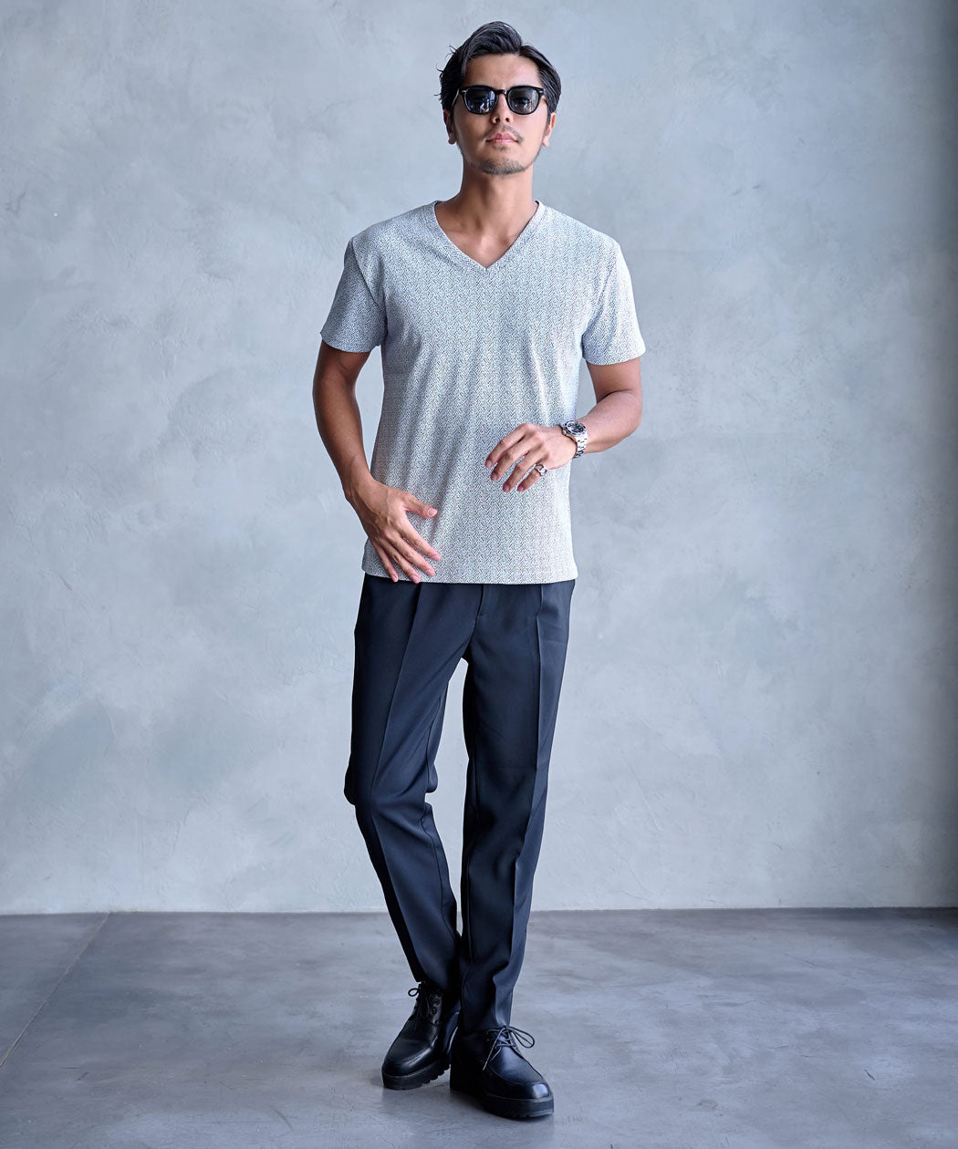 キャバリア CavariA CavariA ラフヘリンボーン半袖VネックTEE （02(WHT×BLK/ホワイト×ブラック)） 02(WHT×BLK/ホワイト×ブラック)