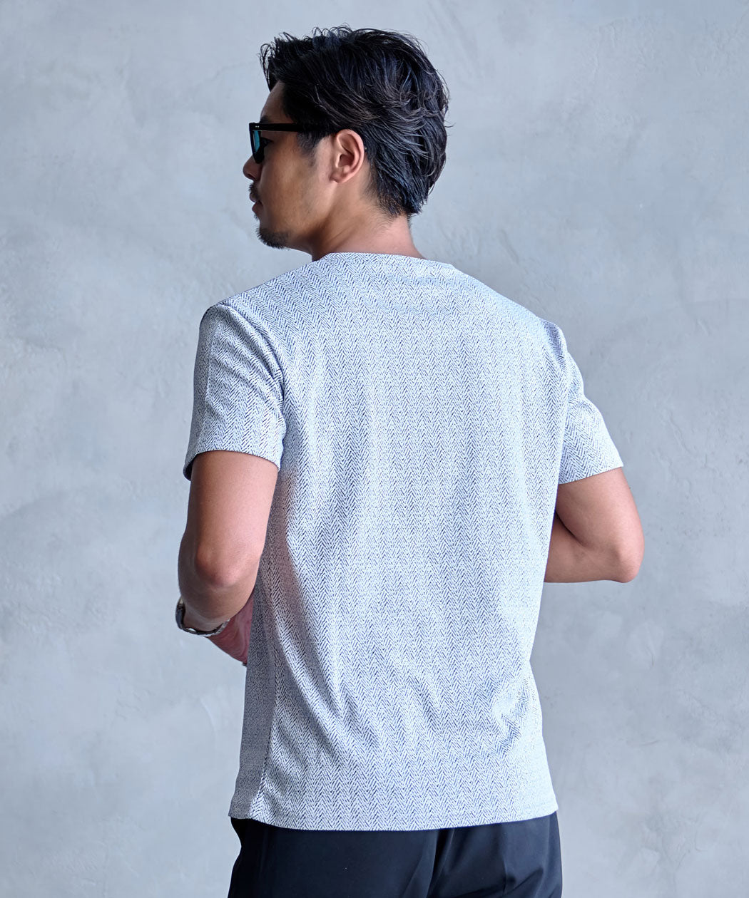 キャバリア CavariA CavariA ラフヘリンボーン半袖VネックTEE （02(WHT×BLK/ホワイト×ブラック)） 02(WHT×BLK/ホワイト×ブラック)
