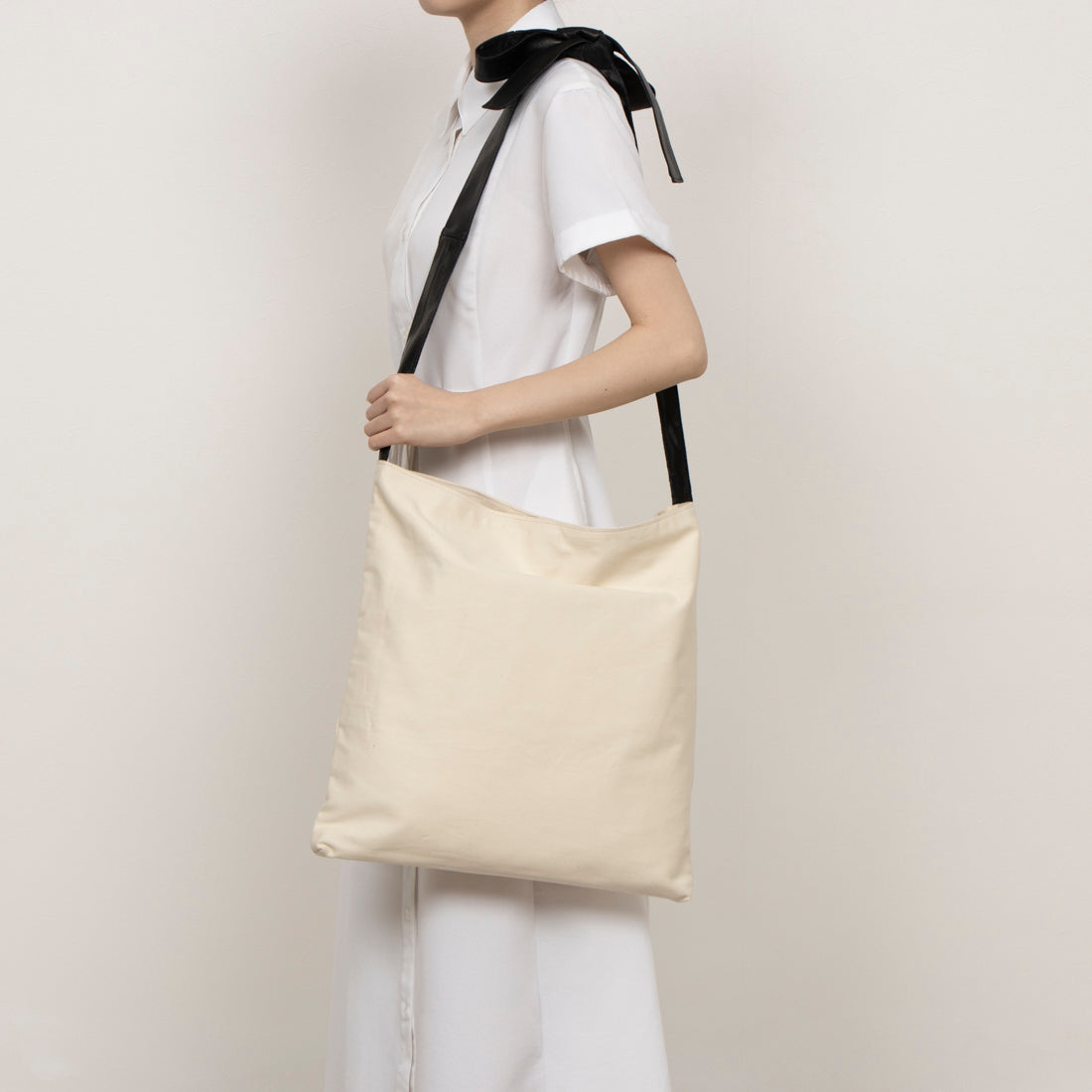 ペルケ perche FOOD TEXTILE×牛革ソフトリボンハンドルトート （IV） IV