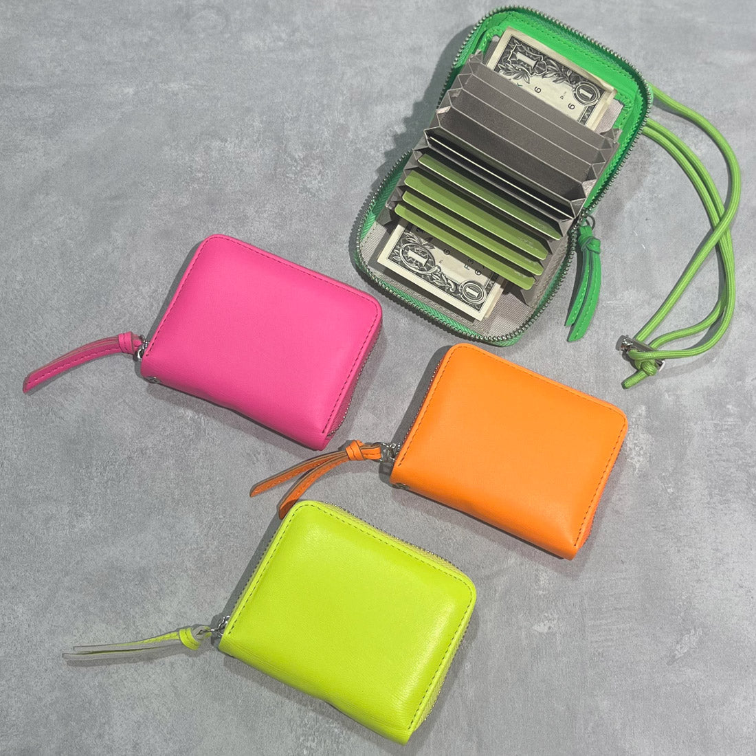 <Long Seller> Perche Fluorescent Leather Strap Wallet with Accordion Card Holder