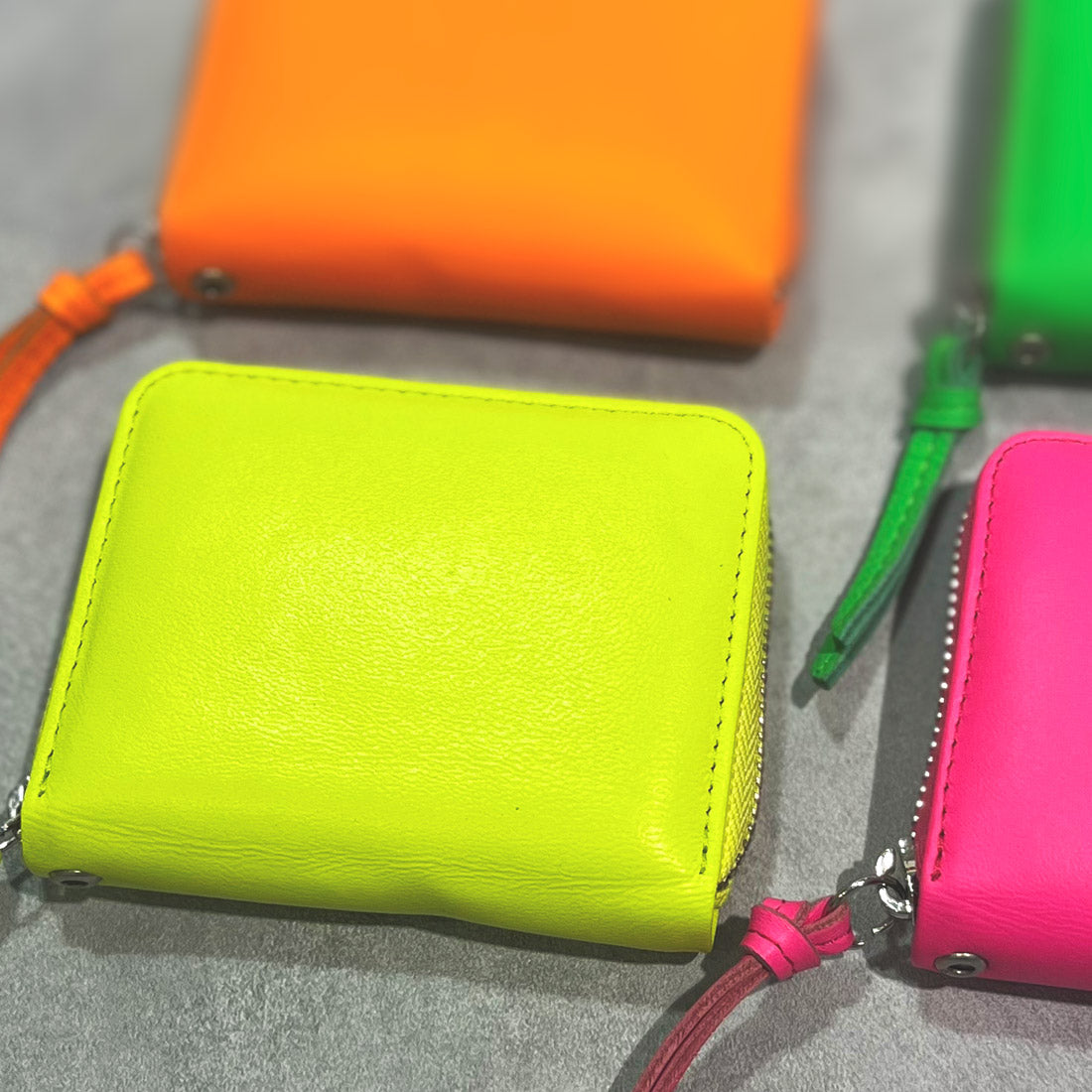 <Long Seller> Perche Fluorescent Leather Strap Wallet with Accordion Card Holder