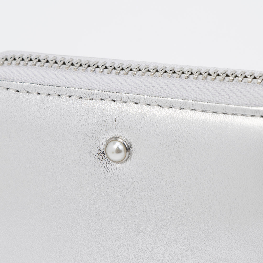 ペルケ perche パール調ストラップ・ジャバラカードウォレット （SV） SV