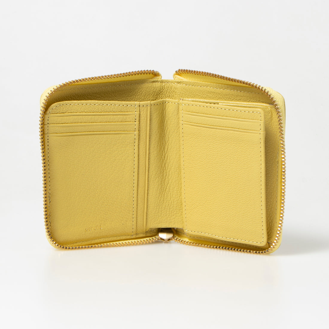 ＜ロングセラー＞ペルケ perche ドット刺繍ラウンドパームフィットウォレット