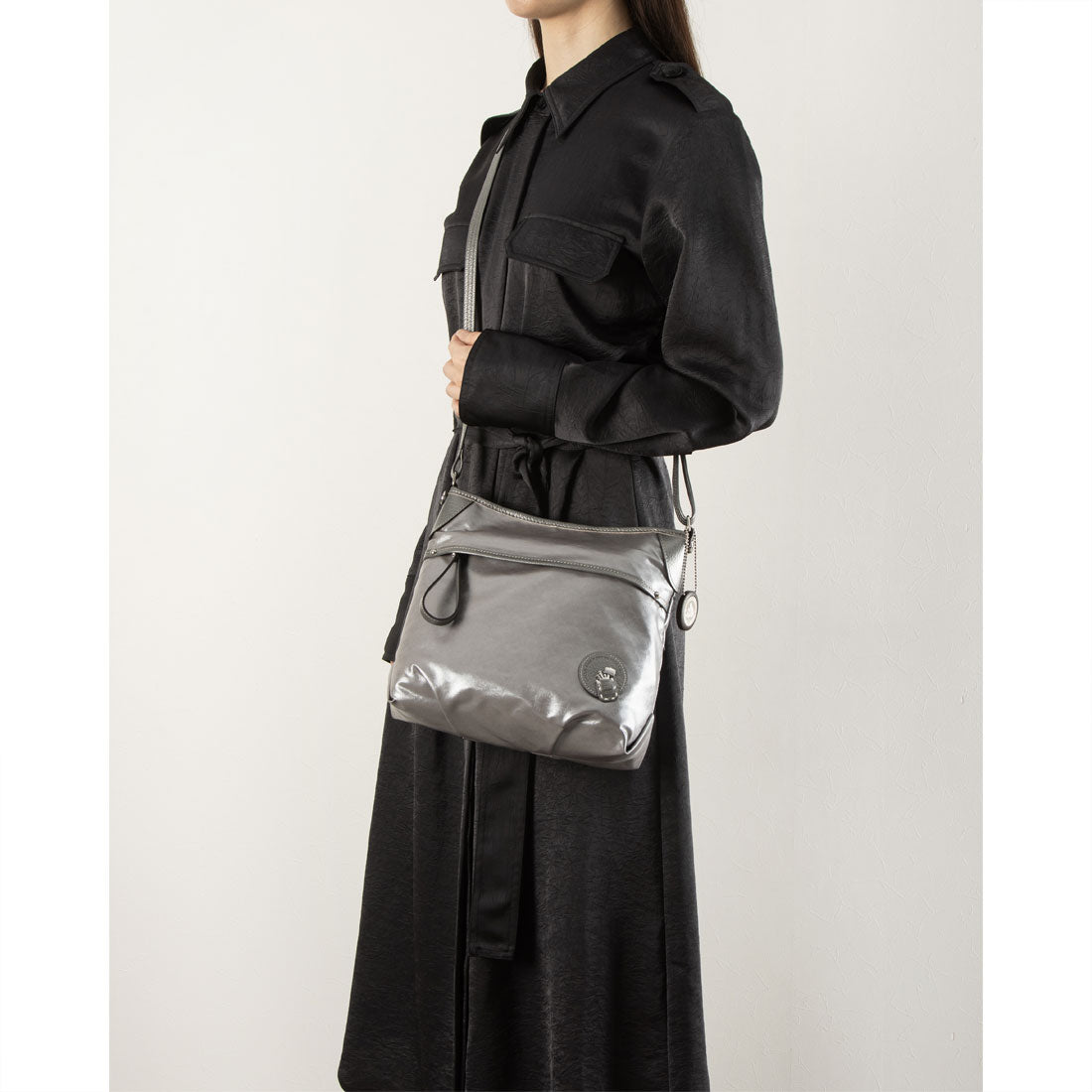 ペレボルサ PELLE BORSA 「アライブ」ショルダーバッグ（ネイビー）日本製 ネイビー