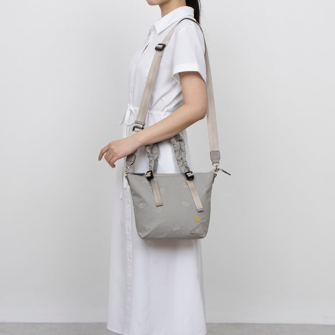 ペレボルサ PELLE BORSA 2WAYハンドバッグ （ライトグレー） ライトグレー