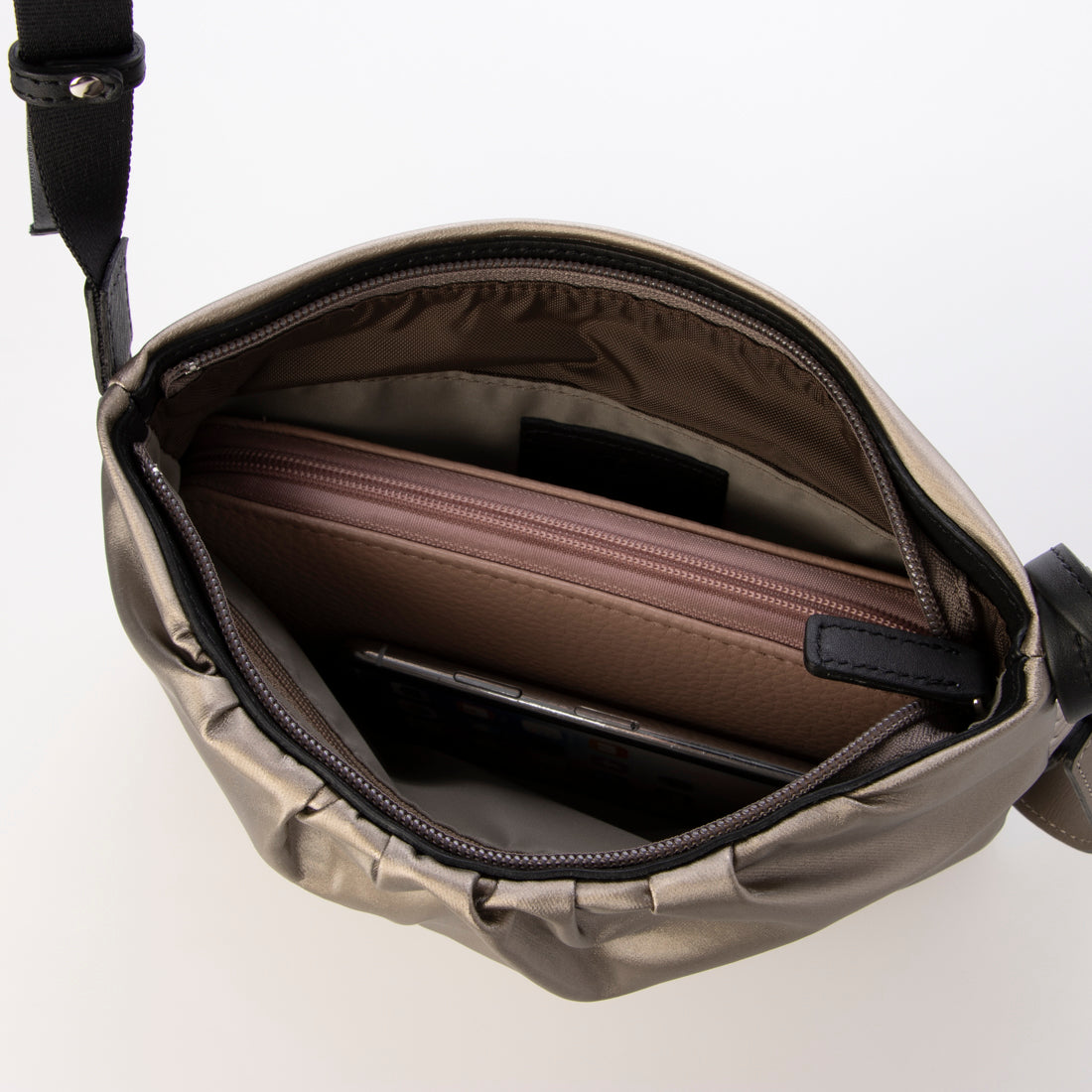 ペレボルサ PELLE BORSA ショルダーバッグ （アイボリー） アイボリー