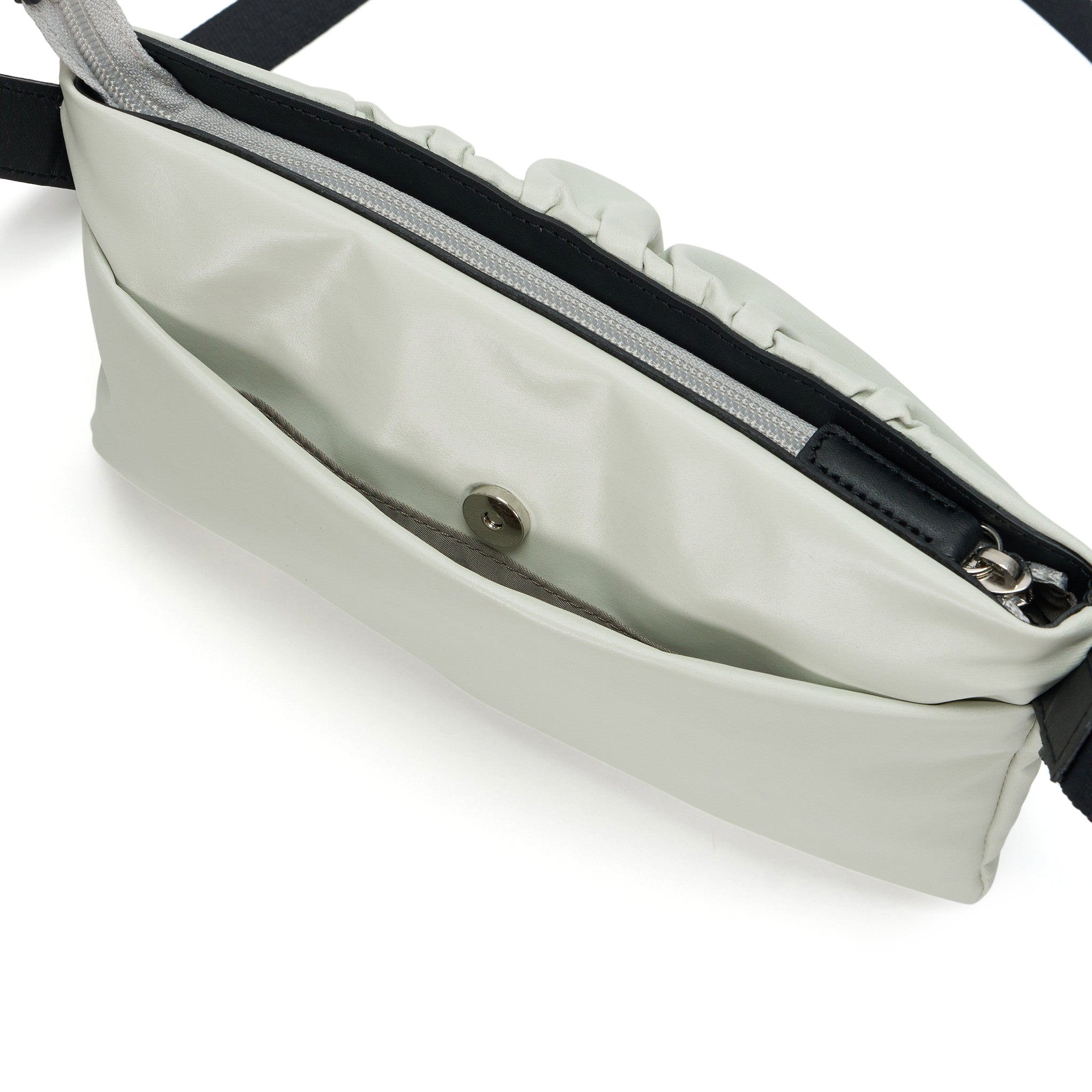 ペレボルサ PELLE BORSA ショルダーバッグ （アイボリー） アイボリー