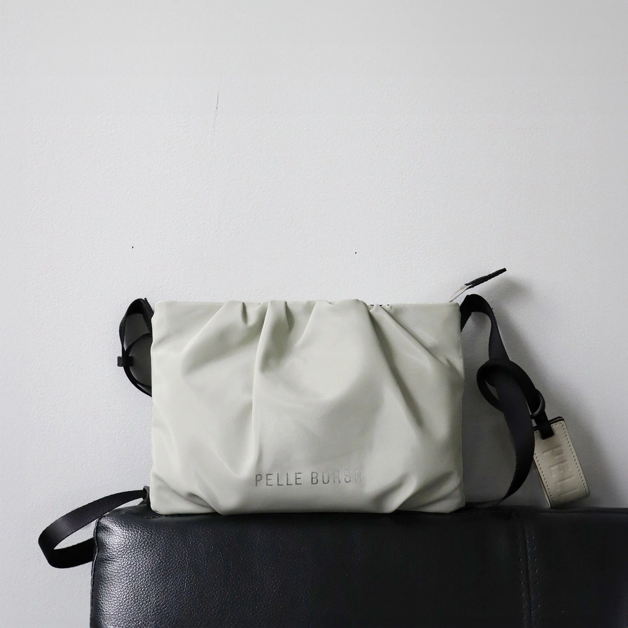 ペレボルサ PELLE BORSA ショルダーバッグ （アイボリー） アイボリー