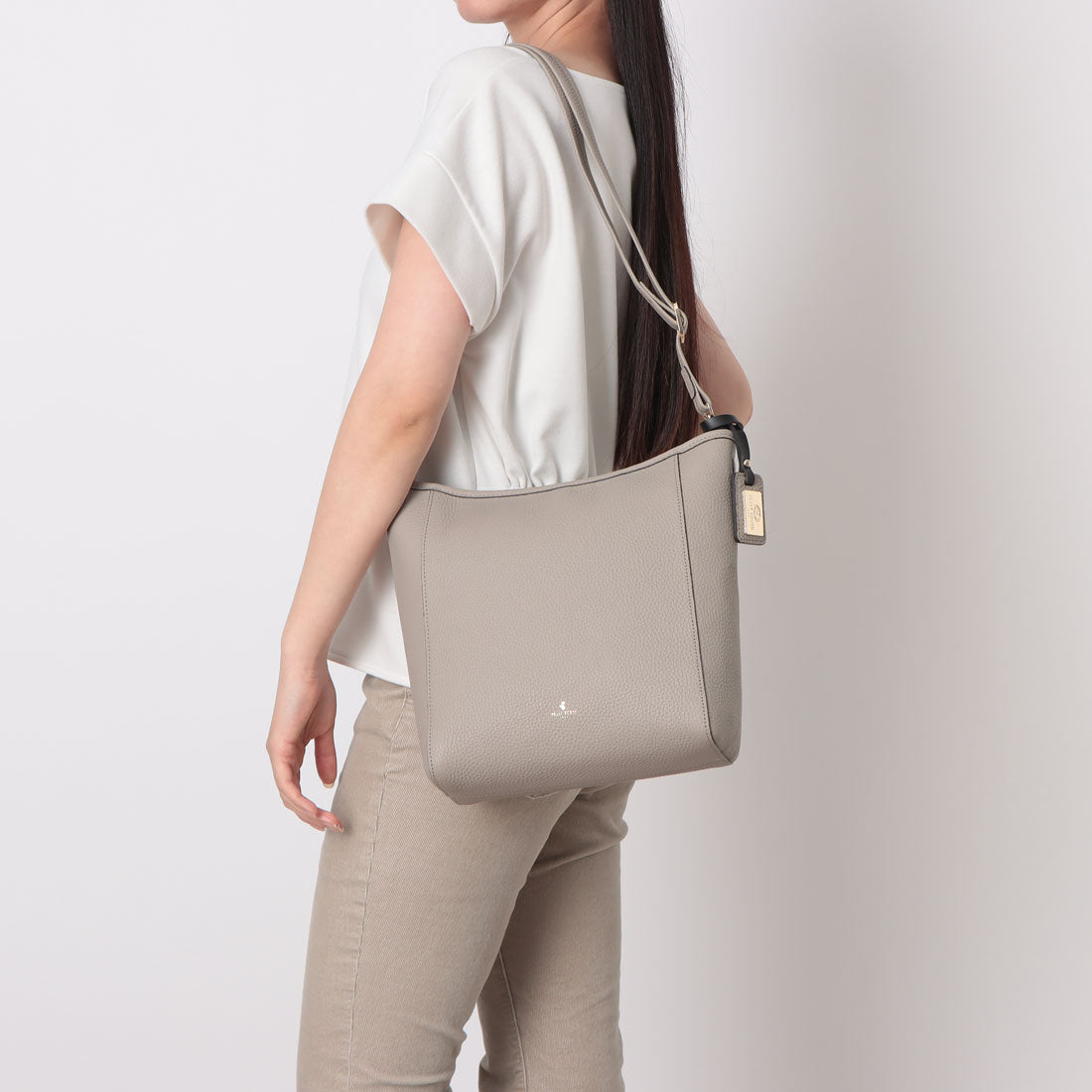 ペレボルサ PELLE BORSA ショルダーバッグ （グレージュ） グレージュ
