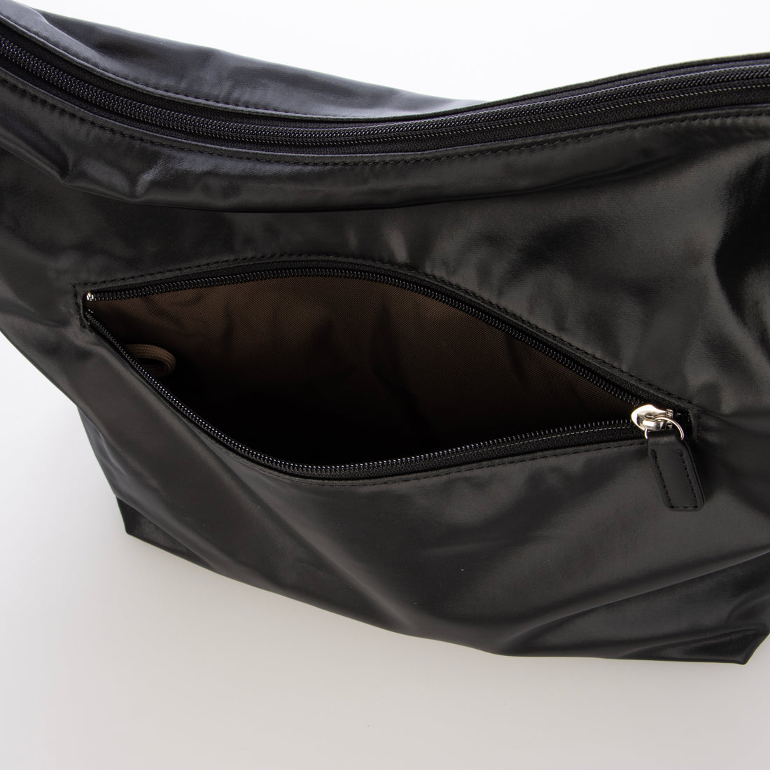 ペレボルサ PELLE BORSA 「チアーズ」ショルダーバッグ （ブラック） ブラック