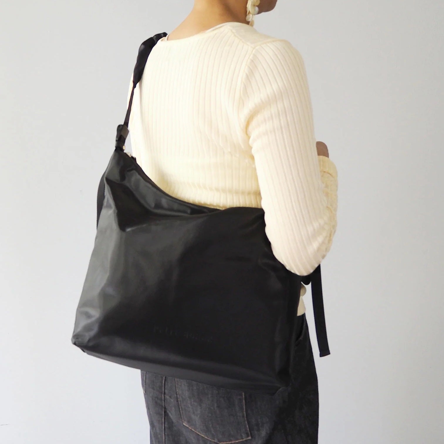 ペレボルサ PELLE BORSA 「チアーズ」ショルダーバッグ （ブラック） ブラック
