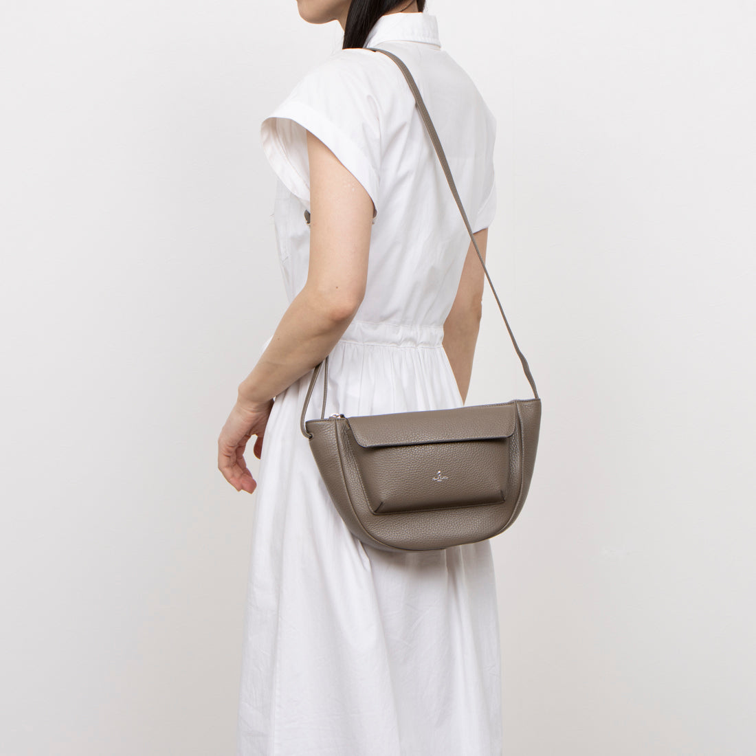ペレボルサ PELLE BORSA ラウンドショルダー （ディープトープ） ディープトープ
