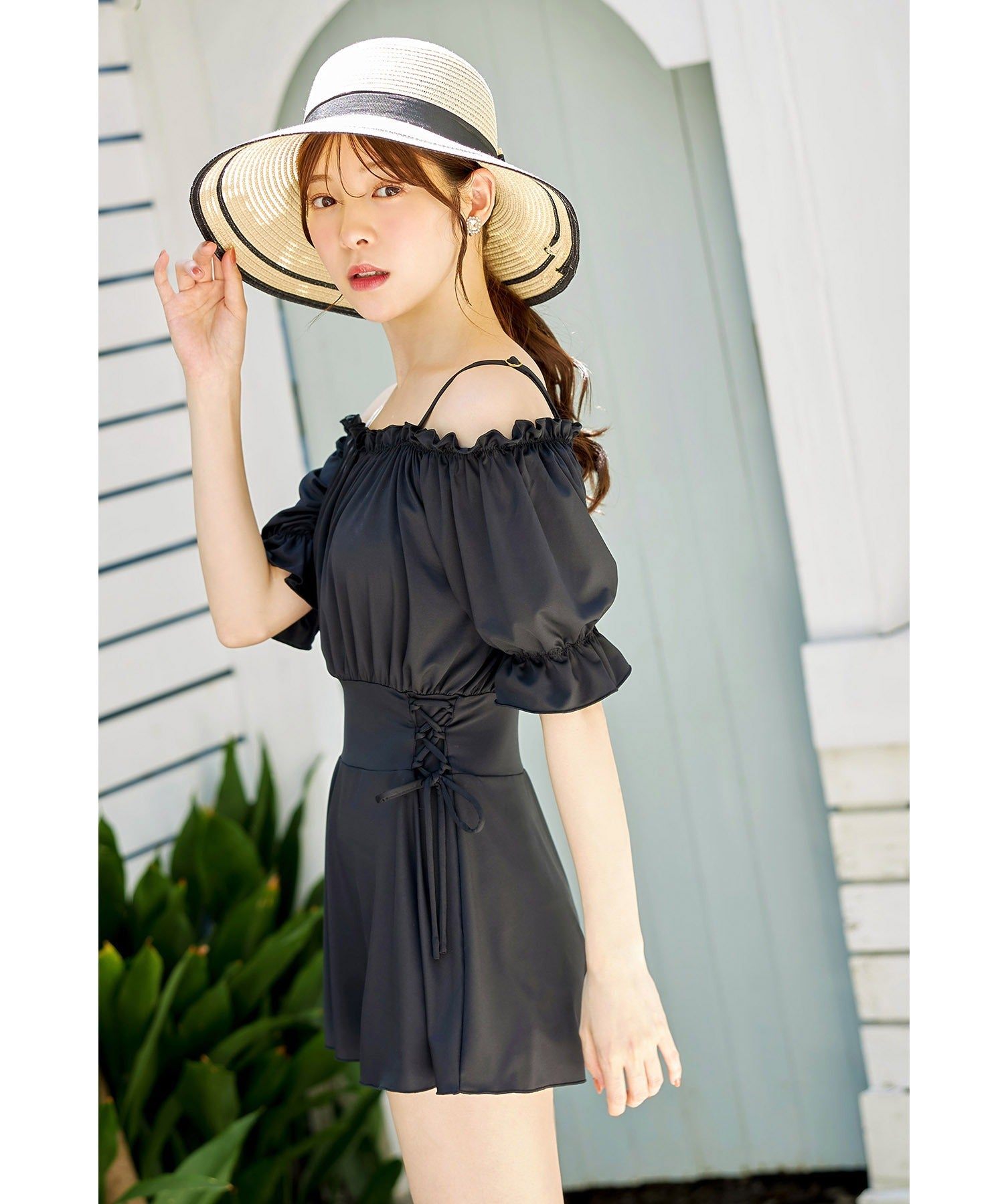 Tocco Closet 【S・M Size Available】 Frill Off-Shoulder Side Lace